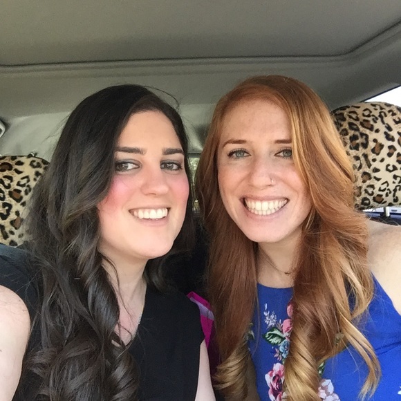 Meet your Posher, Tori - Picture 2 of 5